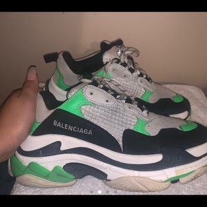 Balenciagq triple s